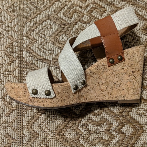 Summer wedges by LUCKY. - Picture 4 of 5